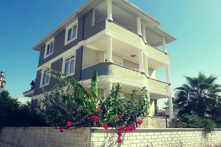 Trzypoziomowa willa z prywatnym ogrodem i widokiem na morze w Konakli, Alanya 2 