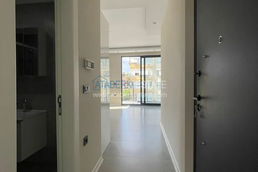 Kupuj  Apartament 1+1 w centrum Alanyi w nowym nowoczesnym kompleksie - plaża Kleopatra 2 