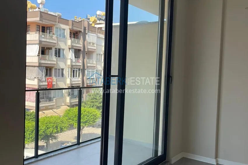 Kupuj  Apartament 1+1 w centrum Alanyi w nowym nowoczesnym kompleksie - plaża Kleopatra 24 