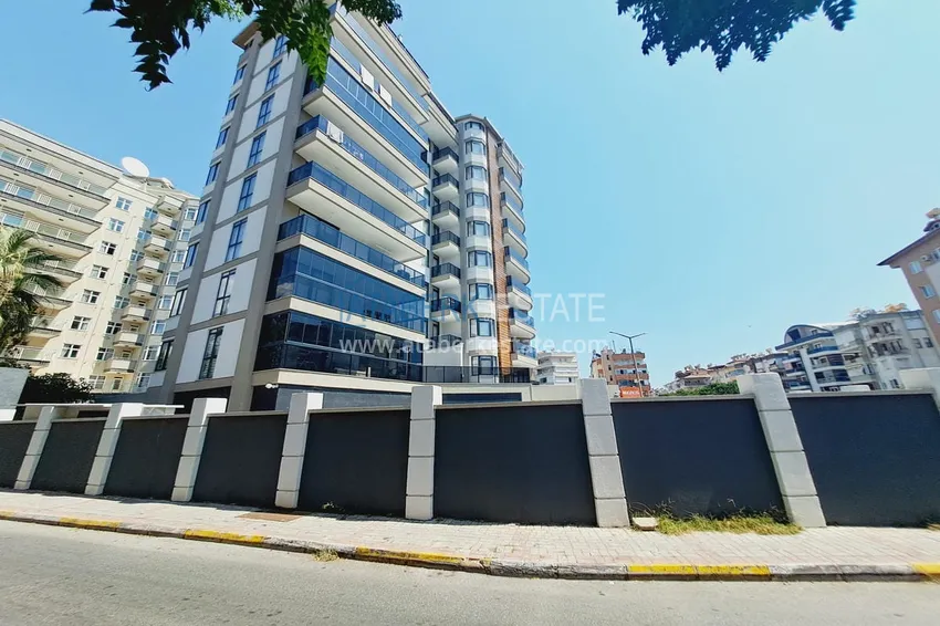 Apartament z dwiema sypialniami z nowymi meblami z widokiem na morze i góry - centrum Alanyi, plaża Kleopatra  2 