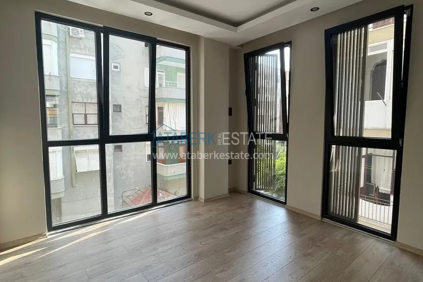 Kupuj  Apartament 1+1 w centrum Alanyi w nowym nowoczesnym kompleksie - plaża Kleopatra 6 