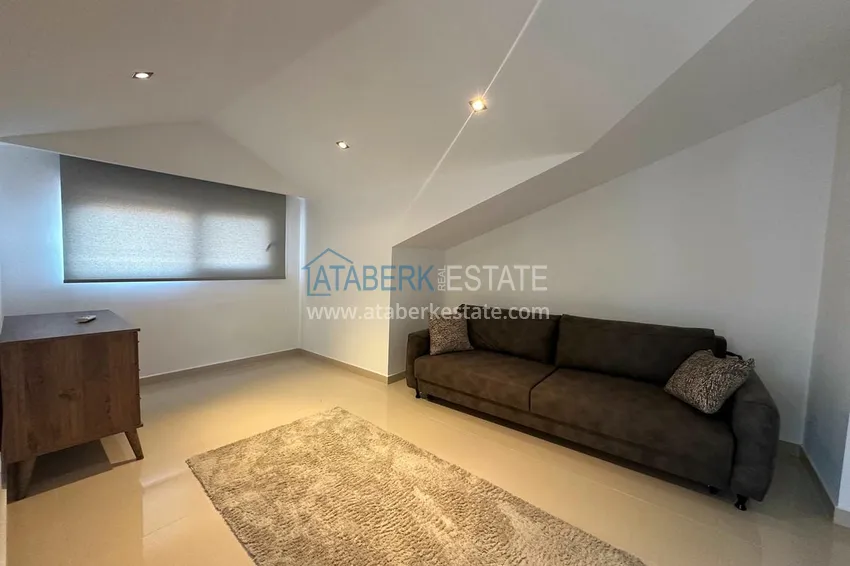 Kupuj  Umeblowany dwupoziomowy penthouse w centrum Alanyi - Plaża Kleopatra 8 