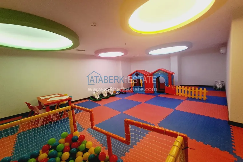 Apartament z dwiema sypialniami z nowymi meblami z widokiem na morze i góry - centrum Alanyi, plaża Kleopatra  8 