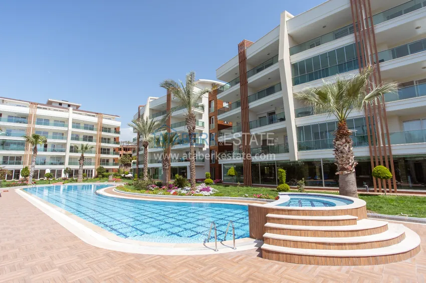 Apartament dwupoziomowy pod klucz w okolicy Oba w komfortowym kompleksie rodzinnym  2 