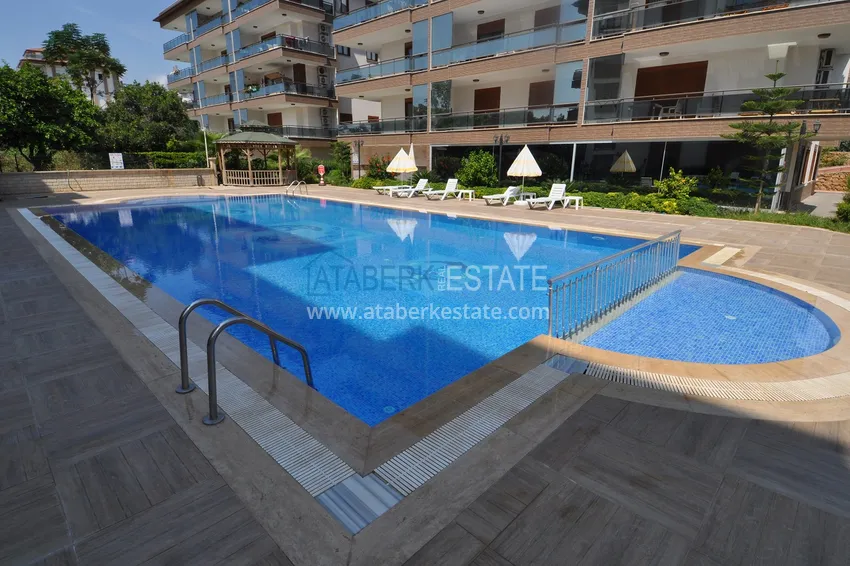 Apartament dwupoziomowy z meblami, oddzielną kuchnią i widokiem na góry — dzielnica Kestel, Alanya 2 