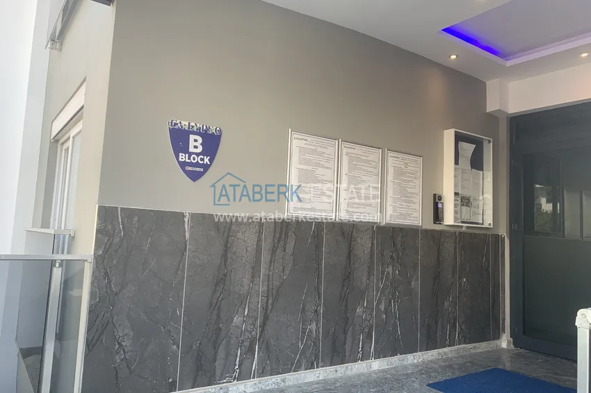 Dwupoziomowy penthouse do nieumeblowanego długoterminowego wynajmu w Alanya, dzielnica Kestel B22 16 