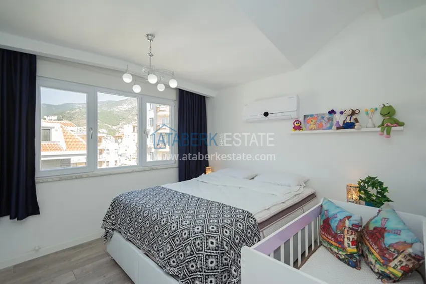 Kupuj  Nieruchomość na zezwolenie na pobyt. Umeblowany apartament z oddzielną kuchnią - centrum Alanya, dzielnica Kleopatra 11 