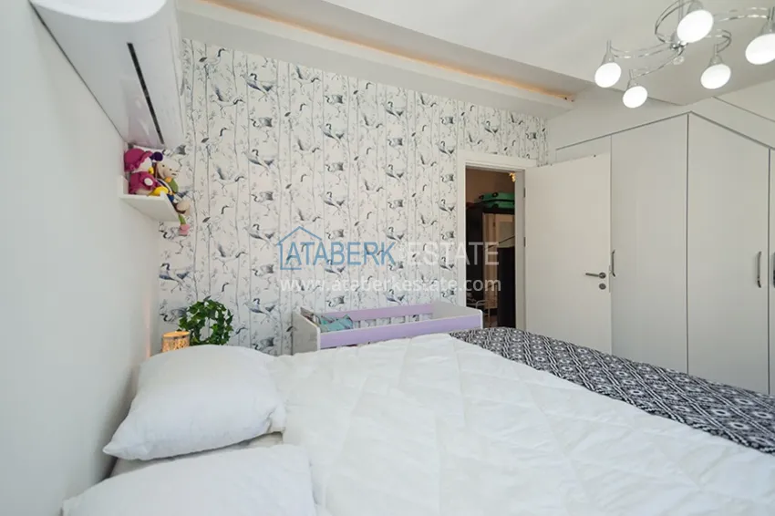 Kupuj  Nieruchomość na zezwolenie na pobyt. Umeblowany apartament z oddzielną kuchnią - centrum Alanya, dzielnica Kleopatra 12 