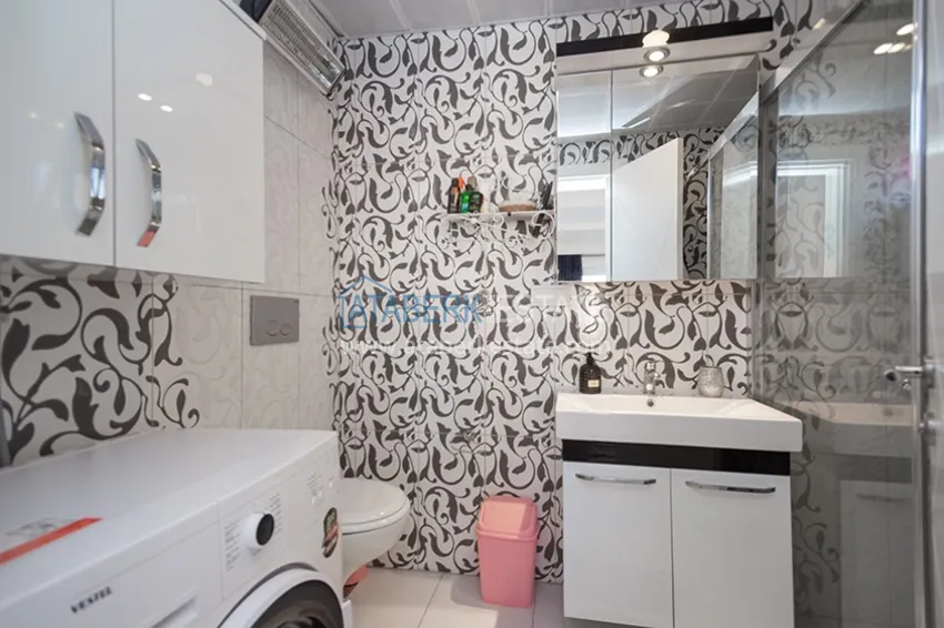 Kupuj  Nieruchomość na zezwolenie na pobyt. Umeblowany apartament z oddzielną kuchnią - centrum Alanya, dzielnica Kleopatra 15 