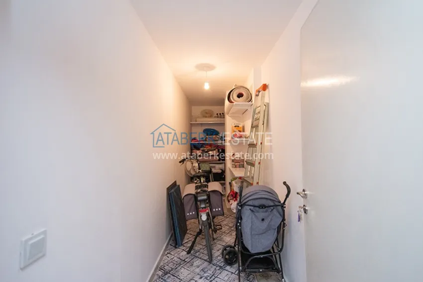 Kupuj  Nieruchomość na zezwolenie na pobyt. Umeblowany apartament z oddzielną kuchnią - centrum Alanya, dzielnica Kleopatra 16 