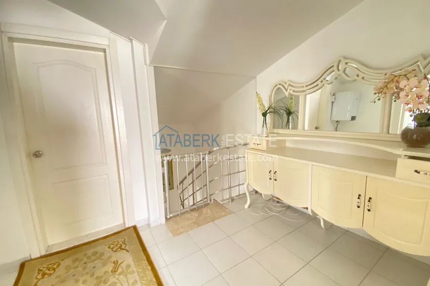 Kupuj  Dwupoziomowy penthouse w Cikcilli, Alanya umeblowany w małym kompleksie  19 