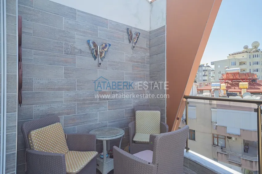Kupuj  Nieruchomość na zezwolenie na pobyt. Umeblowany apartament z oddzielną kuchnią - centrum Alanya, dzielnica Kleopatra 18 