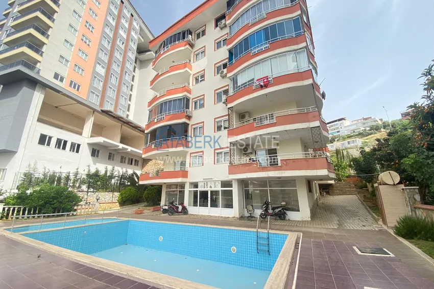 Dwupoziomowy penthouse w Cikcilli, Alanya umeblowany w małym kompleksie  1 