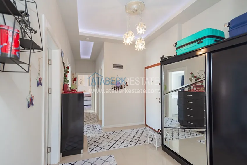 Kupuj  Nieruchomość na zezwolenie na pobyt. Umeblowany apartament z oddzielną kuchnią - centrum Alanya, dzielnica Kleopatra 1 