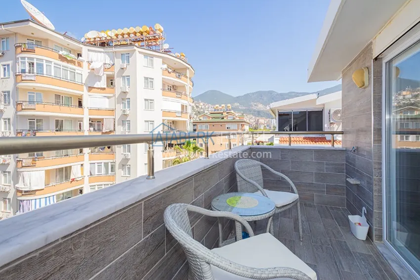Kupuj  Nieruchomość na zezwolenie na pobyt. Umeblowany apartament z oddzielną kuchnią - centrum Alanya, dzielnica Kleopatra 20 