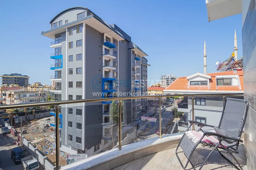 Kupuj  Nieruchomość na zezwolenie na pobyt. Umeblowany apartament z oddzielną kuchnią - centrum Alanya, dzielnica Kleopatra 21 