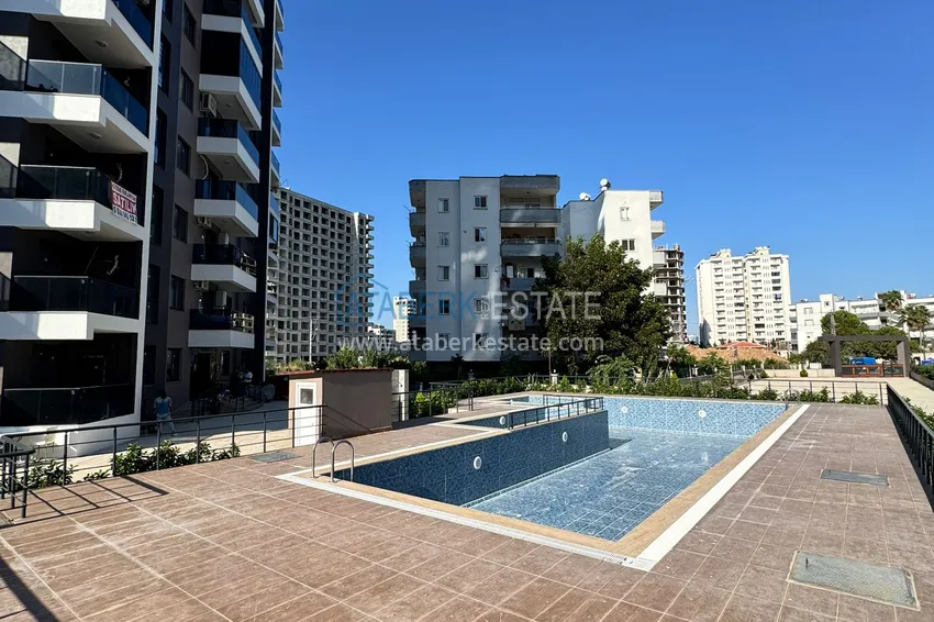 Dobrze wykończony apartament z jedną sypialnią w Mersin, dzielnica Teje 1 