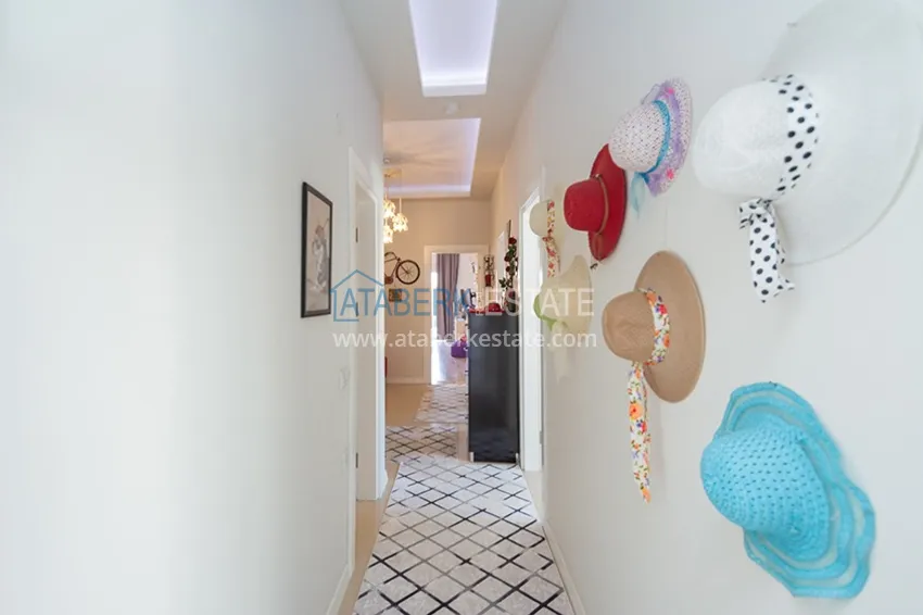 Kupuj  Nieruchomość na zezwolenie na pobyt. Umeblowany apartament z oddzielną kuchnią - centrum Alanya, dzielnica Kleopatra 2 