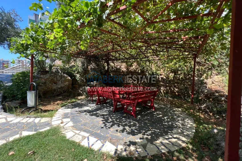 Apartament z jedną sypialnią pod klucz w przytulnym kompleksie w dzielnicy Alanya Tosmur 2 
