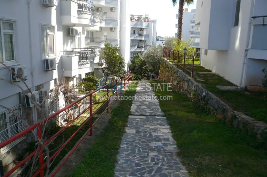 Apartament z jedną sypialnią pod klucz w przytulnym kompleksie w dzielnicy Alanya Tosmur 4 