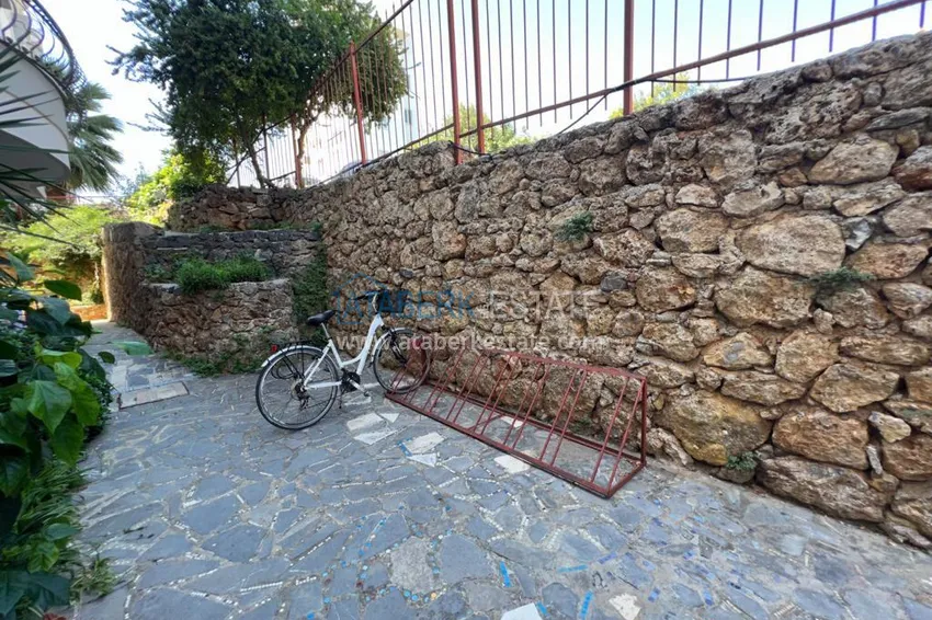 Apartament z jedną sypialnią pod klucz w przytulnym kompleksie w dzielnicy Alanya Tosmur 5 