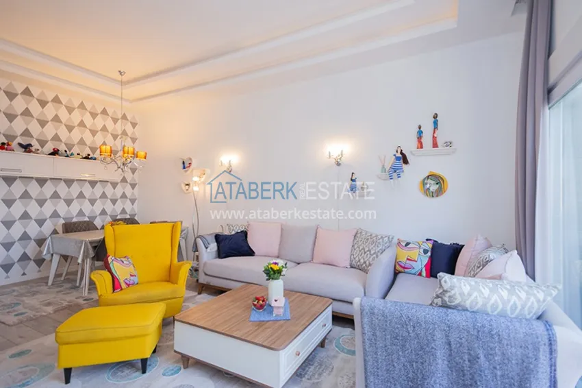 Kupuj  Nieruchomość na zezwolenie na pobyt. Umeblowany apartament z oddzielną kuchnią - centrum Alanya, dzielnica Kleopatra 5 