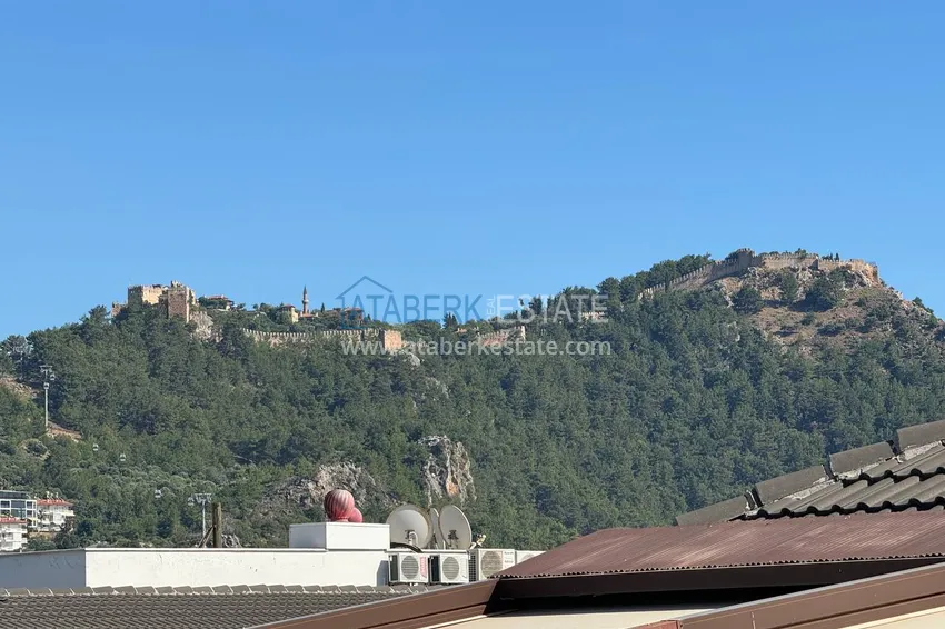 Kupuj 1+1 umeblowany apartament z widokiem na góry, centrum Alanya Plaża Kleopatra 8