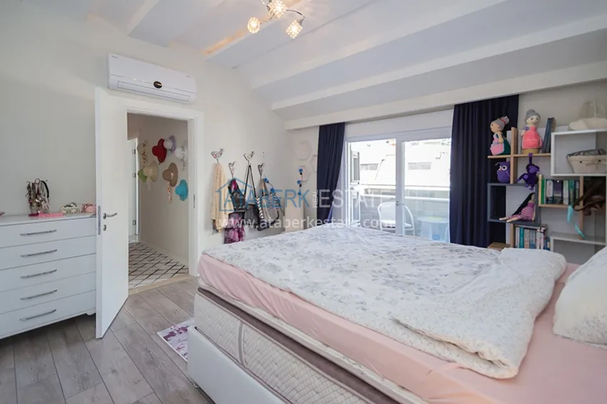 Kupuj  Nieruchomość na zezwolenie na pobyt. Umeblowany apartament z oddzielną kuchnią - centrum Alanya, dzielnica Kleopatra 9 