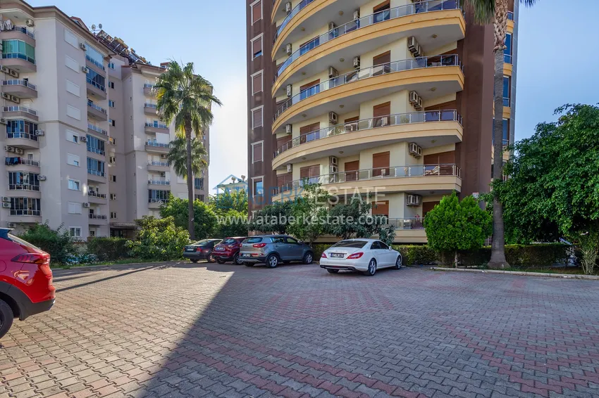 Jednopoziomowy apartament 4+1 z oddzielną kuchnią w centrum Alanyi, plaża Kleopatra  16 