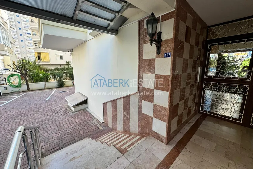 Apartament w Mahmutlar częściowo umeblowany z przeszklonym balkonem i widokiem na morze 11 