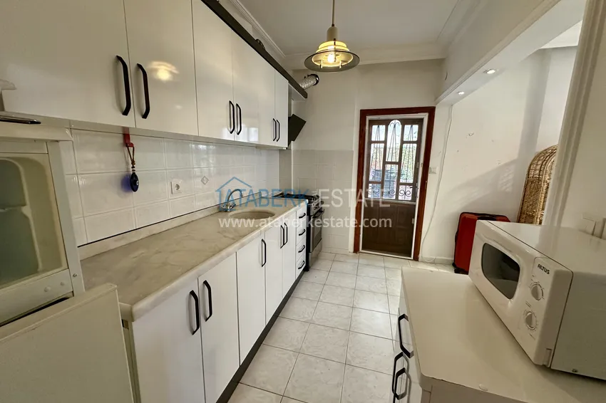 Kupuj  Apartament 1+1 z meblami, widokiem na morze i przystań w dzielnicy Alanya — Kale 4 
