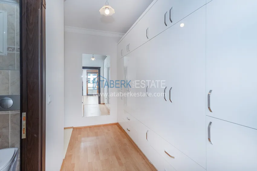 Kupuj  Jednopoziomowy apartament 4+1 z oddzielną kuchnią w centrum Alanyi, plaża Kleopatra  12 