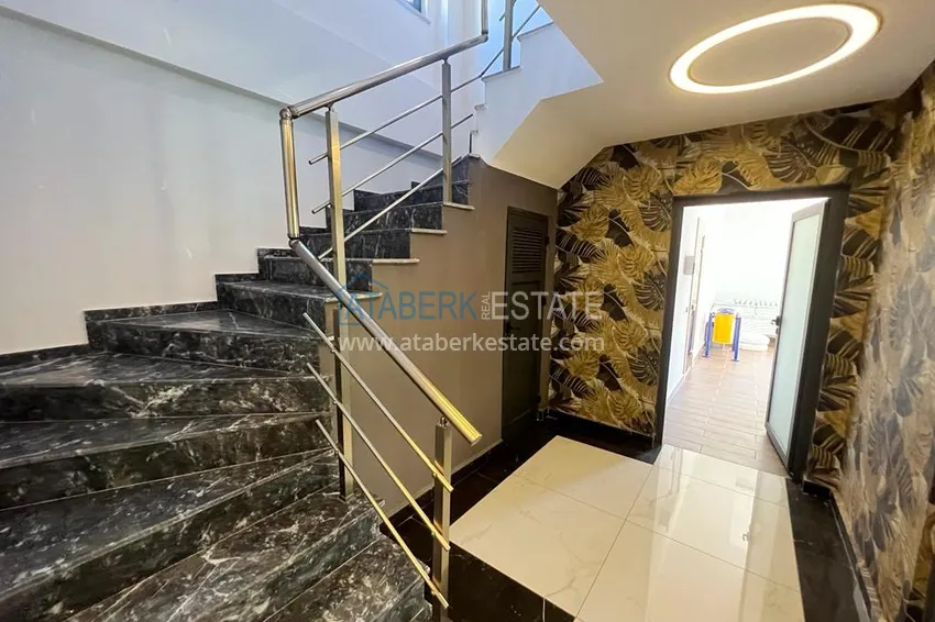 Apartament 1+1 z meblami i przeszklonym balkonem, dzielnica Oba — Alanya 12 