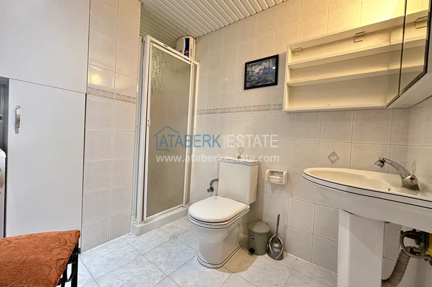 Kupuj  Apartament 1+1 z meblami, widokiem na morze i przystań w dzielnicy Alanya — Kale 9 