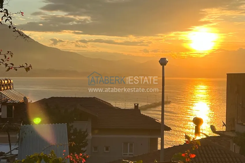 Kupuj  Apartament 1+1 z meblami, widokiem na morze i przystań w dzielnicy Alanya — Kale 12 
