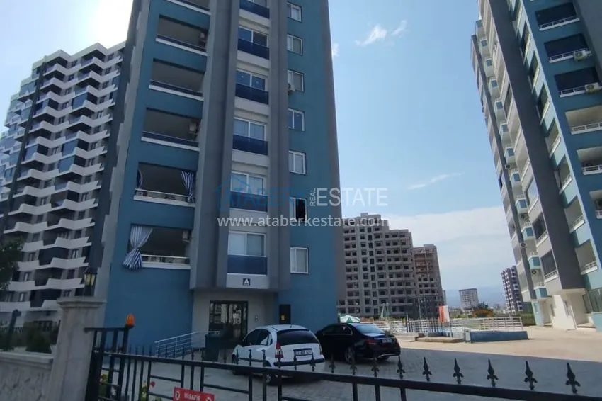 Przestronny apartament 1+1 z widokiem na morze i 2 przeszklonymi balkonami w Mersin, Arpacbakhshish 1 