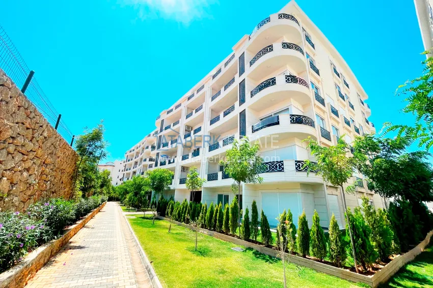 Apartament w Oba z wysokiej jakości wykończeniem i otwartymi widokami na góry  1 