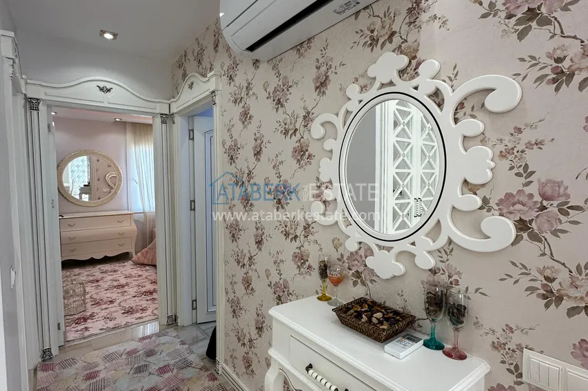 Kupuj  Stylowy penthouse z meblami i przeszklonym balkonem w dzielnicy Teje, Mersin 1 