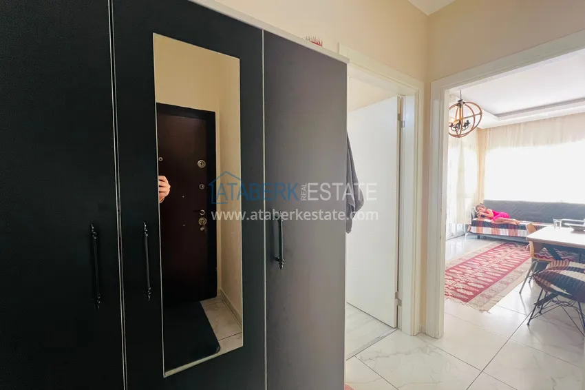 Kupuj  Jednopokojowy apartament w centrum Alanyi, umeblowany. Nadaje się do zezwolenia na pobyt 1 
