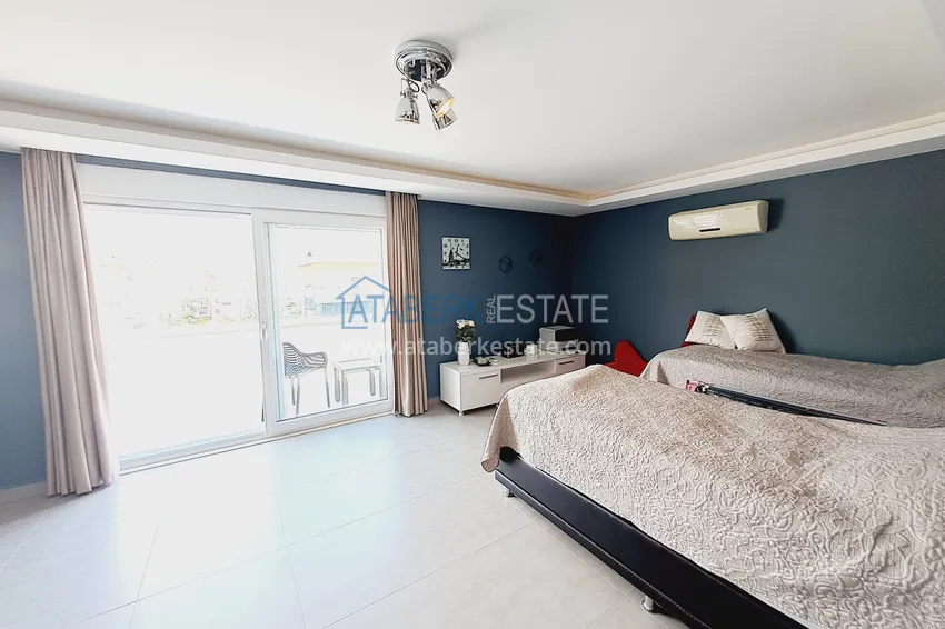 Kupuj  Nieruchomość na zezwolenie na pobyt - Dwupoziomowy penthouse z meblami w Alanyi, dzielnica Oba 25 