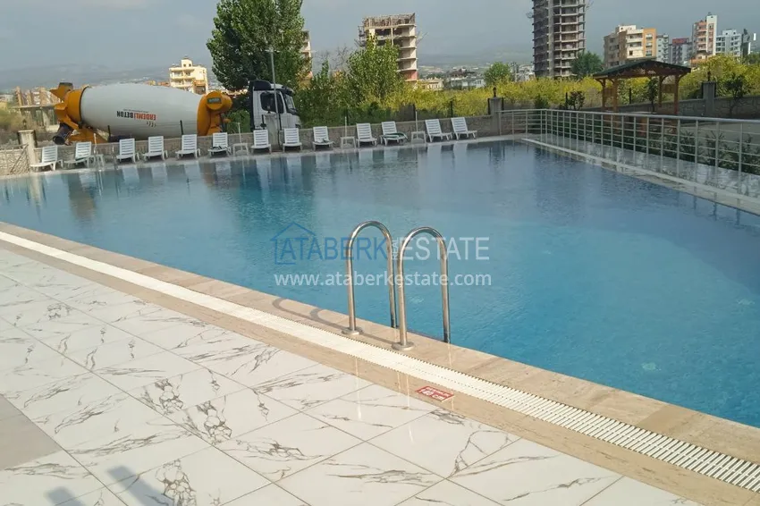 Przestronny apartament 1+1 z widokiem na morze i 2 przeszklonymi balkonami w Mersin, Arpacbakhshish 2 
