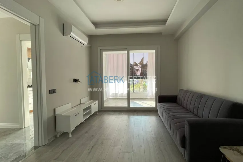 Kupuj  Jednopokojowy apartament z nowymi meblami, oddzielną kuchnią i 2 balkonami w Mersin, Tomyuk  3 