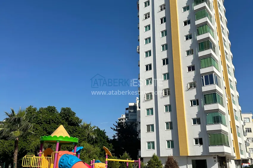 Stylowy penthouse z meblami i przeszklonym balkonem w dzielnicy Teje, Mersin 2 