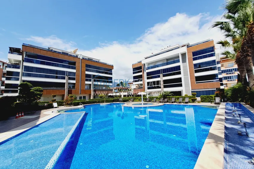 Nieruchomość na zezwolenie na pobyt - Dwupoziomowy penthouse z meblami w Alanyi, dzielnica Oba 2 