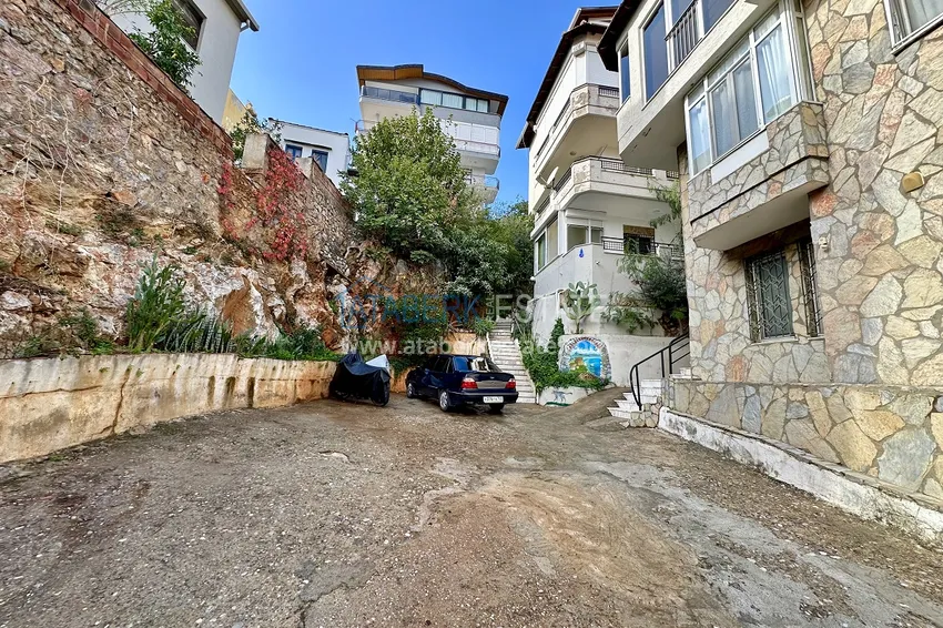 Apartament 1+1 z meblami, widokiem na morze i przystań w dzielnicy Alanya — Kale 3 