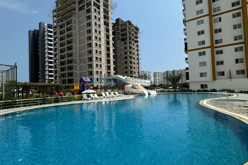 Jednopokojowy apartament z nowymi meblami, oddzielną kuchnią i 2 balkonami w Mersin, Tomyuk  6 
