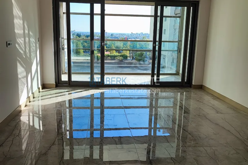 Kupuj  Apartament z oddzielną kuchnią, garderobą i przeszklonym balkonem w Antalya, Kepez 3 