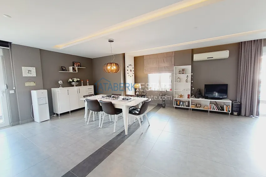 Kupuj  Nieruchomość na zezwolenie na pobyt - Dwupoziomowy penthouse z meblami w Alanyi, dzielnica Oba 5 