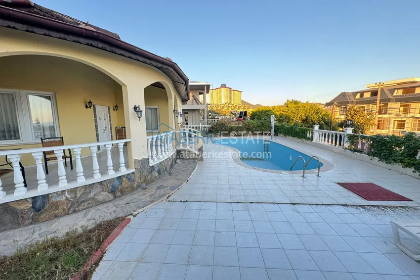 Parterowa umeblowana willa z panoramicznym widokiem i prywatnym basenem w Mahmutlar 3 