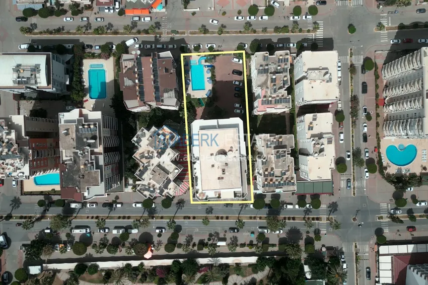 Apartament w Mahmutlar częściowo umeblowany z przeszklonym balkonem i widokiem na morze 5 